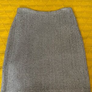 Elegant St. John SilverGray Skirt
